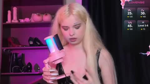 Misss Lola Angel online show from December 2024 02:17:02 PM