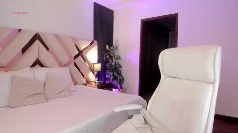 Snapshot of missthailand_ chatting on October 2025 09:59:01 PM Fernanda Davila online show from October 2025 09:59:01 PM