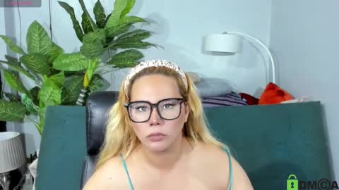 Snapshot of misstressheavenly chatting on February 2025 05:13:01 AM Amanda . online show from February 2025 05:13:01 AM