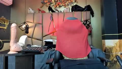 Snapshot of missvictoriia chatting on May 2026 01:05:01 PM Victoria online show from May 2026 01:05:01 PM