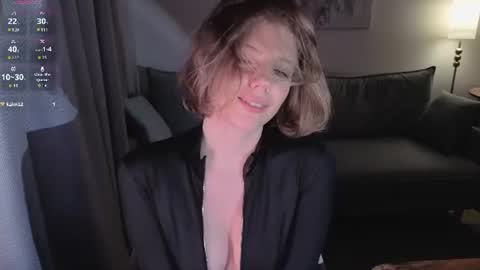 Snapshot of missvikiki chatting on July 2026 10:01:01 PM Polly online show from July 2026 10:01:01 PM