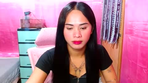Snapshot of missviolet11 chatting on August 2026 06:33:02 PM SweetViolet online show from August 2026 06:33:02 PM
