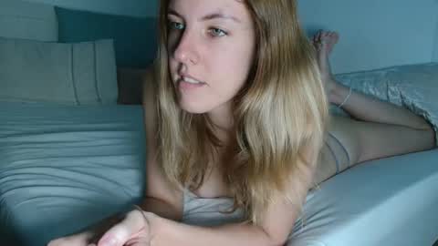 Monique  online show from March 2026 03:52:02 AM