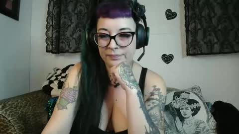 Missy Dee online show from April 2026 06:49:01 AM