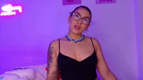 Missy Gainer online show from November 2025 02:04:02 AM