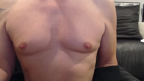 Snapshot of mistermasterss2 chatting on October 2025 11:28:01 AM MisterMasterss2 online show from October 2025 11:28:01 AM