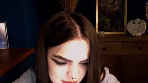 Ines online show from November 2025 05:26:01 PM