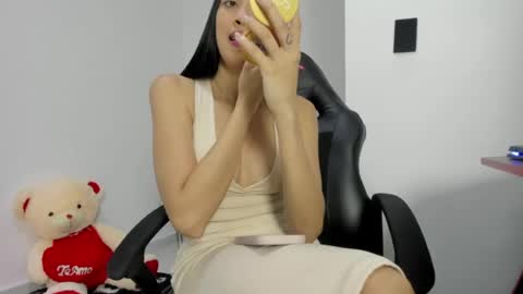 Snapshot of mistress_findom chatting on June 2026 03:52:02 AM mistress_findom online show from June 2026 03:52:02 AM