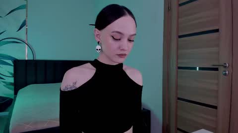 Snapshot of mistress_mialibra chatting on October 2025 11:57:02 PM Mistress Mia online show from October 2025 11:57:02 PM