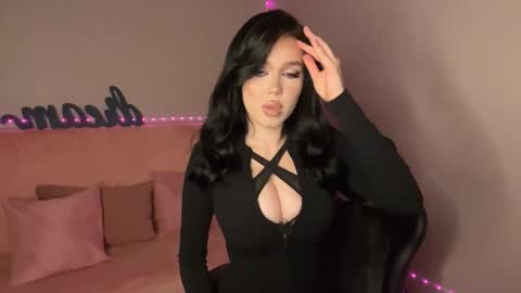 Snapshot of mistress_of_hearts chatting on October 2025 09:20:01 PM Mia online show from October 2025 09:20:01 PM