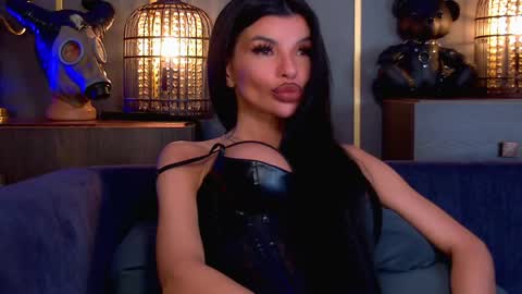 Elenia online show from April 2026 02:12:02 PM