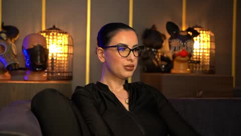 Snapshot of mistresskellykent chatting on May 2026 10:50:01 PM Mistress Kelly online show from May 2026 10:50:01 PM