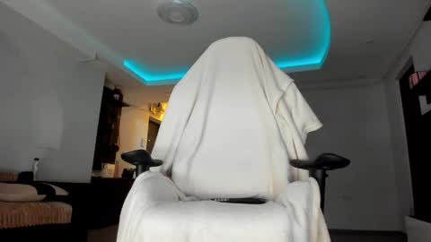 Snapshot of mistresskenda chatting on June 2026 07:20:01 PM Mistress KiRa online show from June 2026 07:20:01 PM