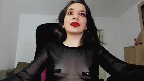 YourGoddessM online show from December 2024 11:01:01 AM