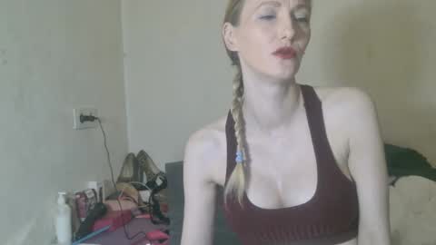 mistressmilly32 online show from April 2026 03:59:01 PM