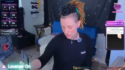 Snapshot of mistressquynnxo chatting on June 2026 08:17:01 PM Mistress Quynn online show from June 2026 08:17:01 PM