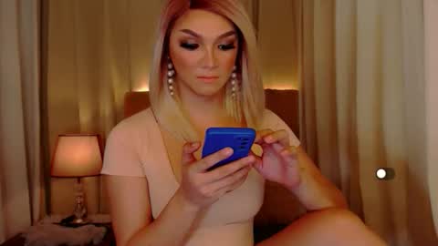 Snapshot of mistressseductionleah chatting on May 2026 01:05:02 PM Leah online show from May 2026 01:05:02 PM
