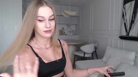 Snapshot of mistressuniverse chatting on September 2025 02:33:01 PM mistressuniverse online show from September 2025 02:33:01 PM