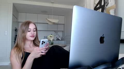 Snapshot of mistressuniverse chatting on June 2026 08:44:02 AM mistressuniverse online show from June 2026 08:44:02 AM