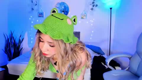 Emili online show from May 2026 01:55:01 AM