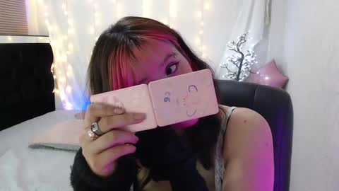 Snapshot of mixie_cute chatting on December 2024 09:27:01 PM mixie_cute online show from December 2024 09:27:01 PM