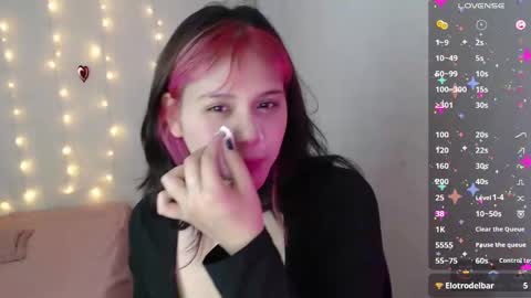 Snapshot of mixie_cute chatting on March 2025 09:48:02 PM mixie_cute online show from March 2025 09:48:02 PM