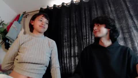 Snapshot of mixipeach chatting on April 2026 10:30:02 PM Naomi and Nekorii online show from April 2026 10:30:02 PM