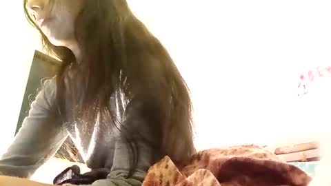 MoonLipson online show from November 2025 11:04:02 PM