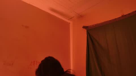 MoonLipson online show from April 2026 06:08:01 AM