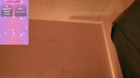 MoonLipson online show from June 2026 12:44:01 AM