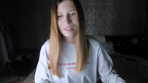Lili online show from October 2025 10:02:02 AM