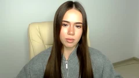 Beata online show from November 2025 01:00:02 PM