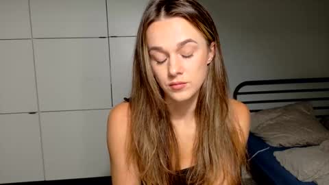 mmminnie online show from November 2025 04:28:01 PM