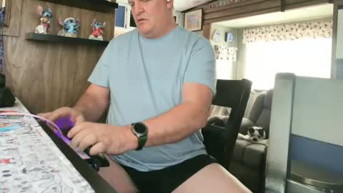 mmmthatsfunnn online show from May 2026 10:15:02 PM