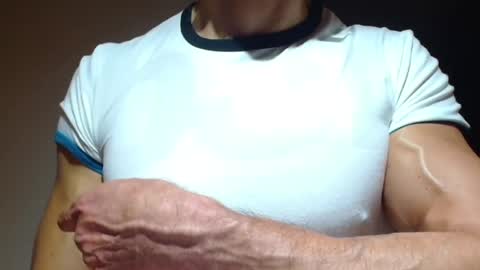 Snapshot of mmuscularman chatting on September 2025 07:01:01 AM mmuscularman online show from September 2025 07:01:01 AM