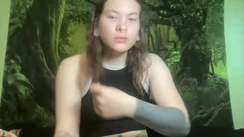 Snapshot of mo0n_goddess chatting on June 2026 02:40:01 AM Misty online show from June 2026 02:40:01 AM