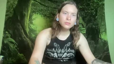 Snapshot of mo0n_goddess chatting on June 2026 03:07:01 AM Misty online show from June 2026 03:07:01 AM