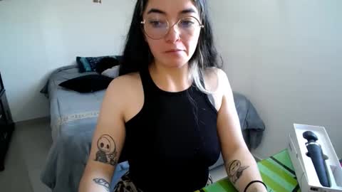 Sam online show from November 2025 11:43:02 AM