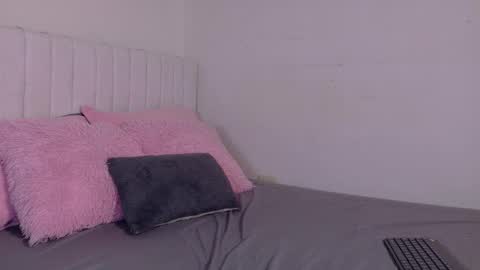 zoe ross online show from January 2026 07:05:02 PM