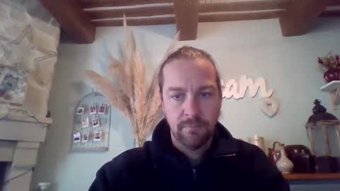 Julien online show from February 2025 12:29:01 PM