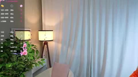 Laura online show from November 2025 11:03:01 AM