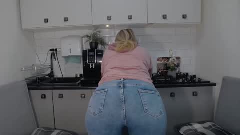 erika online show from September 2025 07:24:02 AM