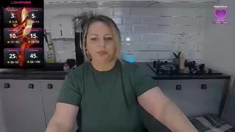 Snapshot of mojjo_erika chatting on April 2026 05:43:02 AM erika online show from April 2026 05:43:02 AM