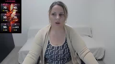 Snapshot of mojjo_erika chatting on May 2026 08:09:02 AM erika online show from May 2026 08:09:02 AM