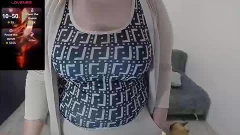 Snapshot of mojjo_erika chatting on May 2026 06:19:02 AM erika online show from May 2026 06:19:02 AM