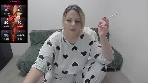 Snapshot of mojjo_erika chatting on May 2026 06:29:01 AM erika online show from May 2026 06:29:01 AM