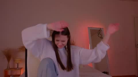 Molly online show from December 2024 12:19:01 AM