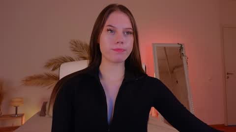 Molly online show from December 2024 09:31:01 PM