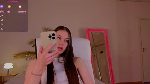 Molly online show from February 2025 01:00:01 AM