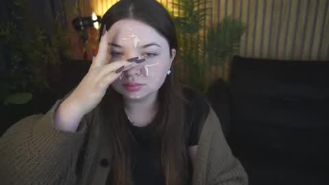 Snapshot of molinmoon chatting on November 2025 08:08:02 PM Rosa online show from November 2025 08:08:02 PM